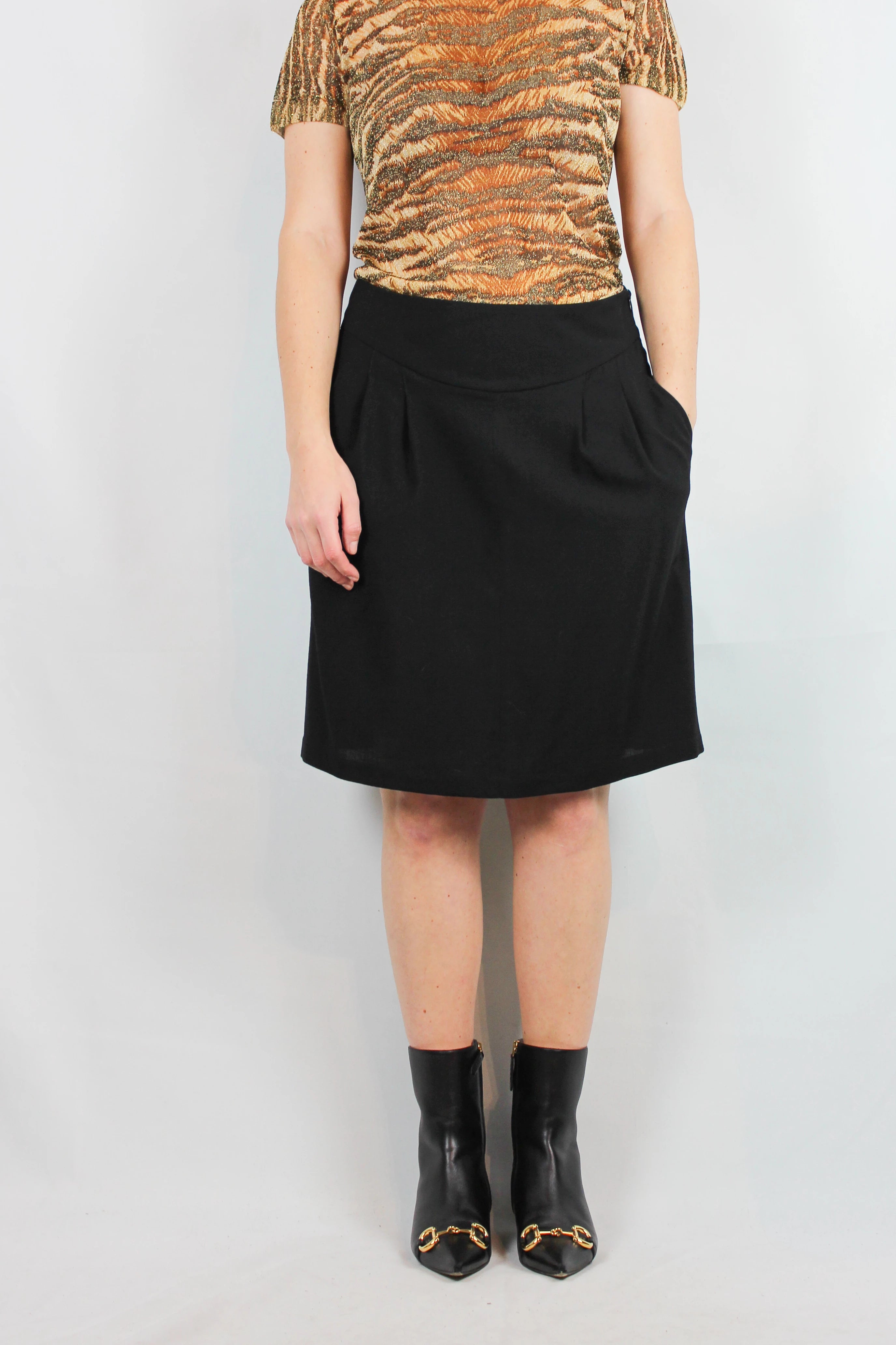 Black light wool knee-length skirt with ruching