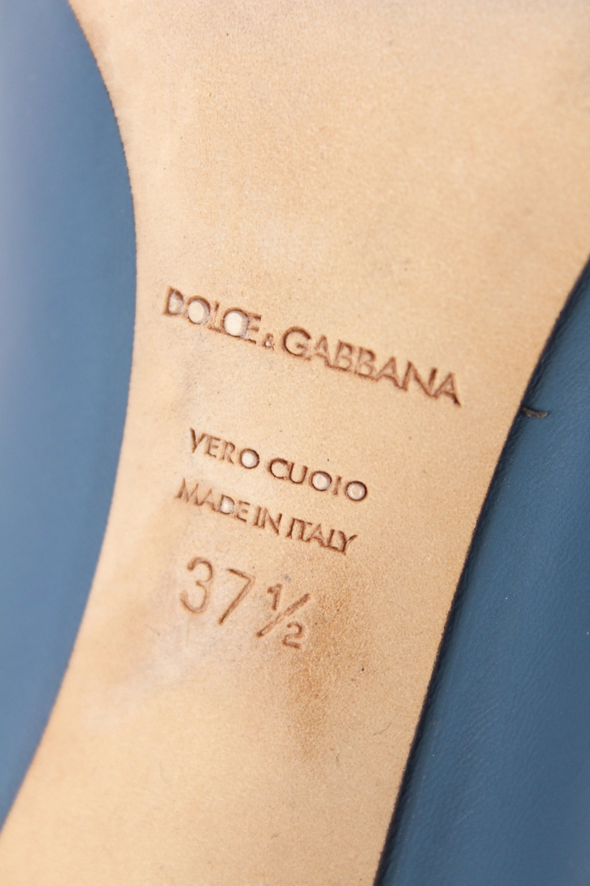Décolleté in pelle liscia color ottanio