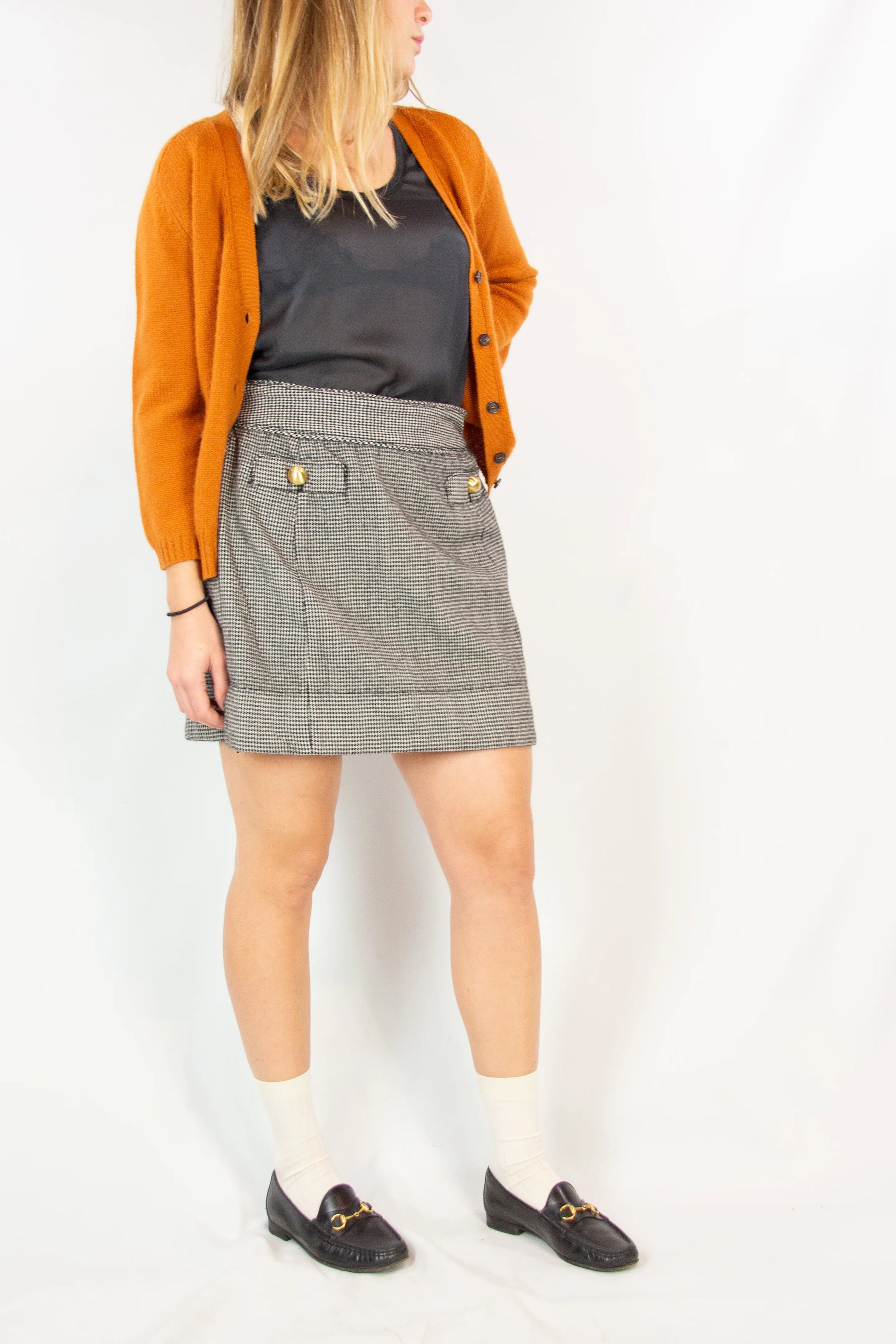 Pied de poule miniskirt with golden buttons