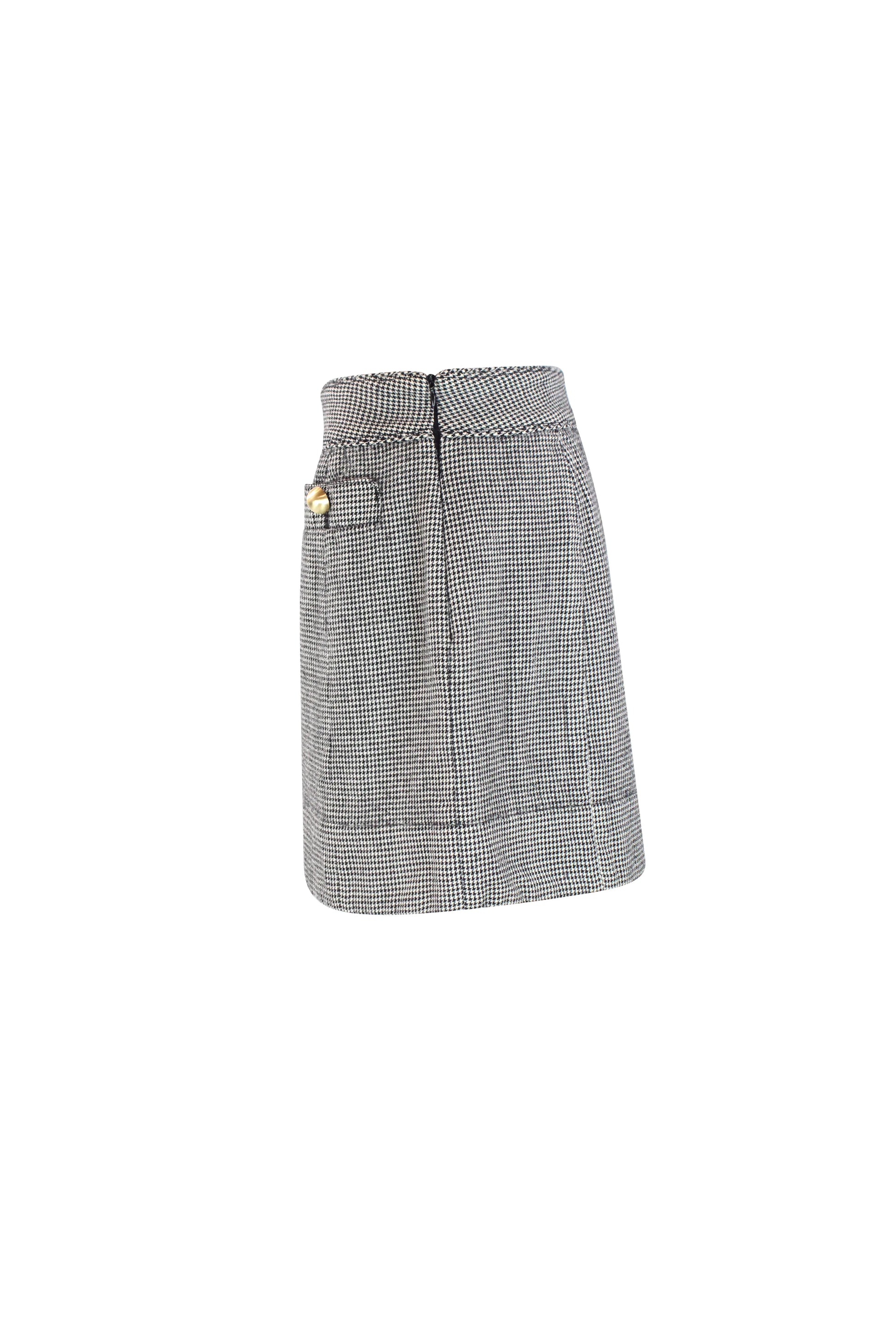 Pied de poule miniskirt with golden buttons
