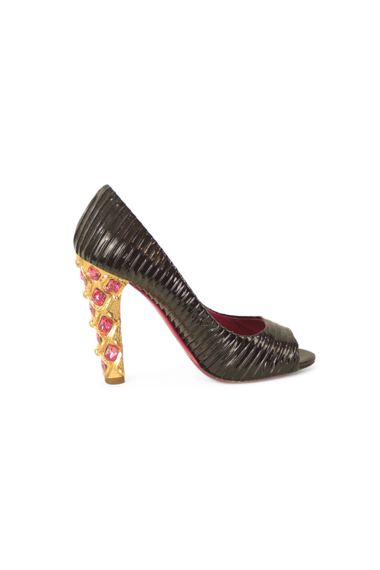 Pleated patent peep toe