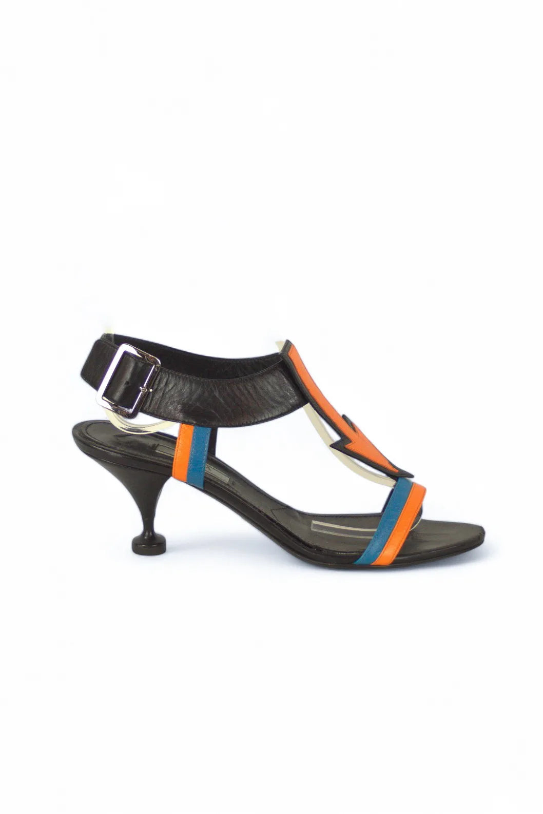 Orange arrow sandals Resort2016