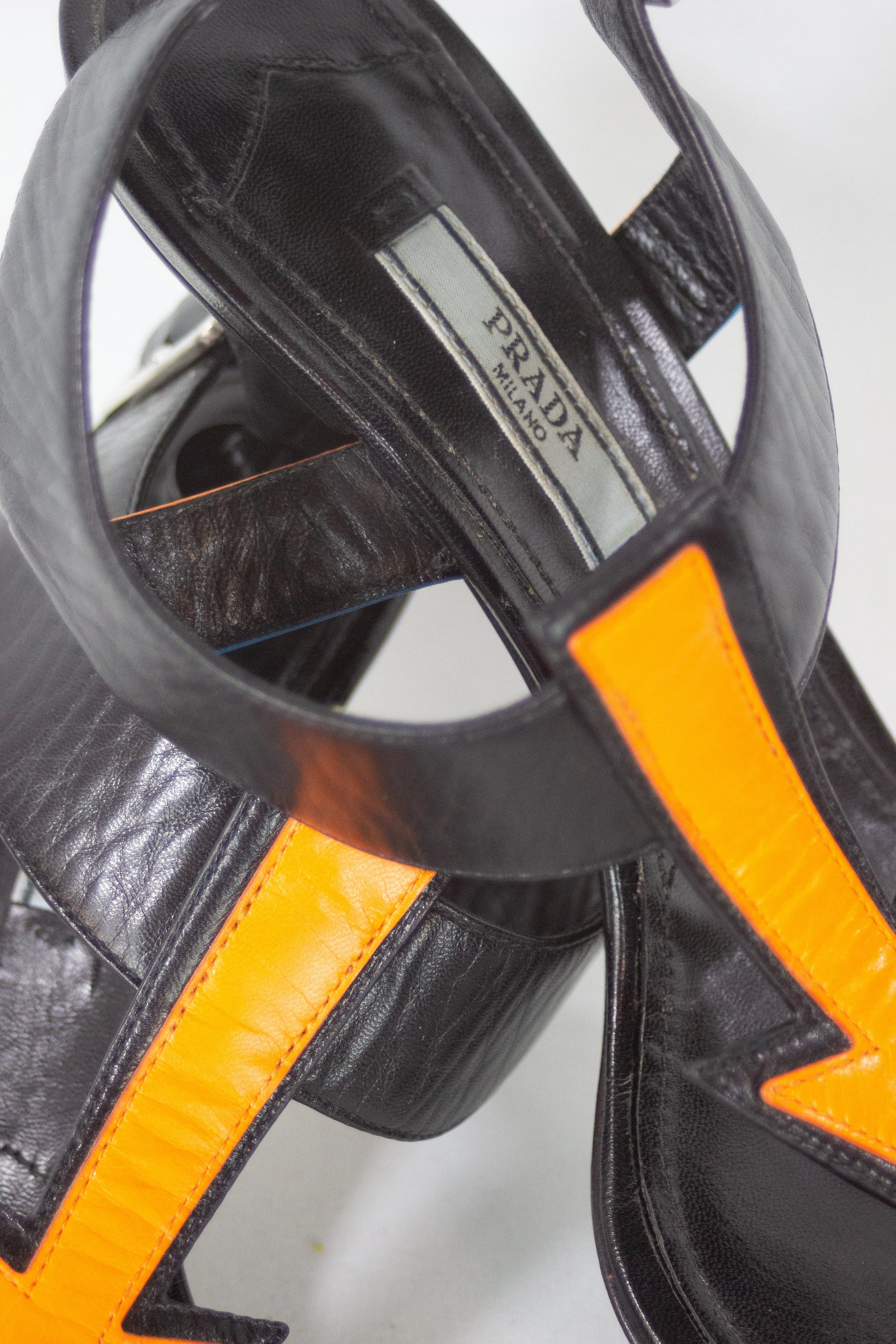 Orange arrow sandals Resort2016