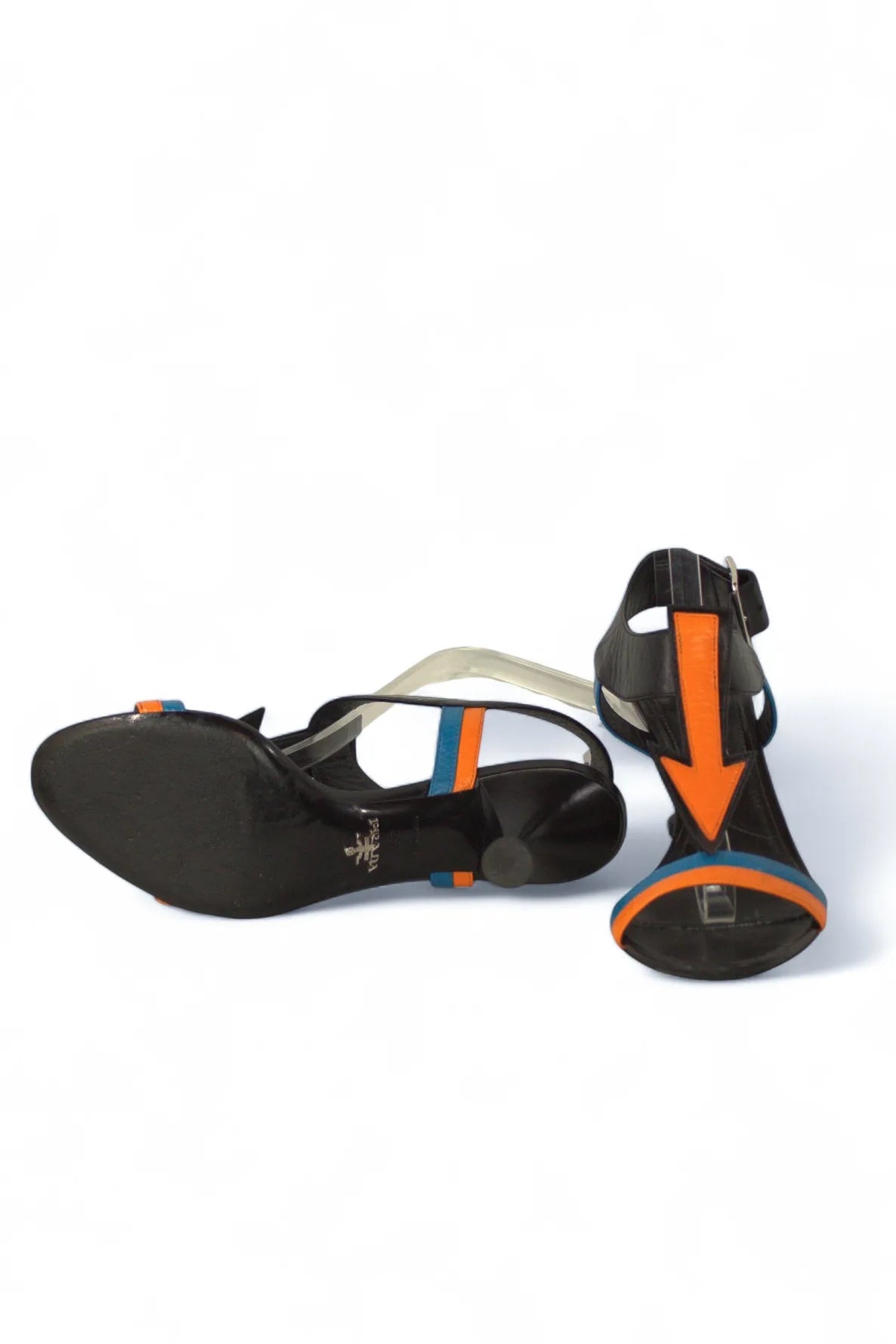 Orange arrow sandals Resort2016