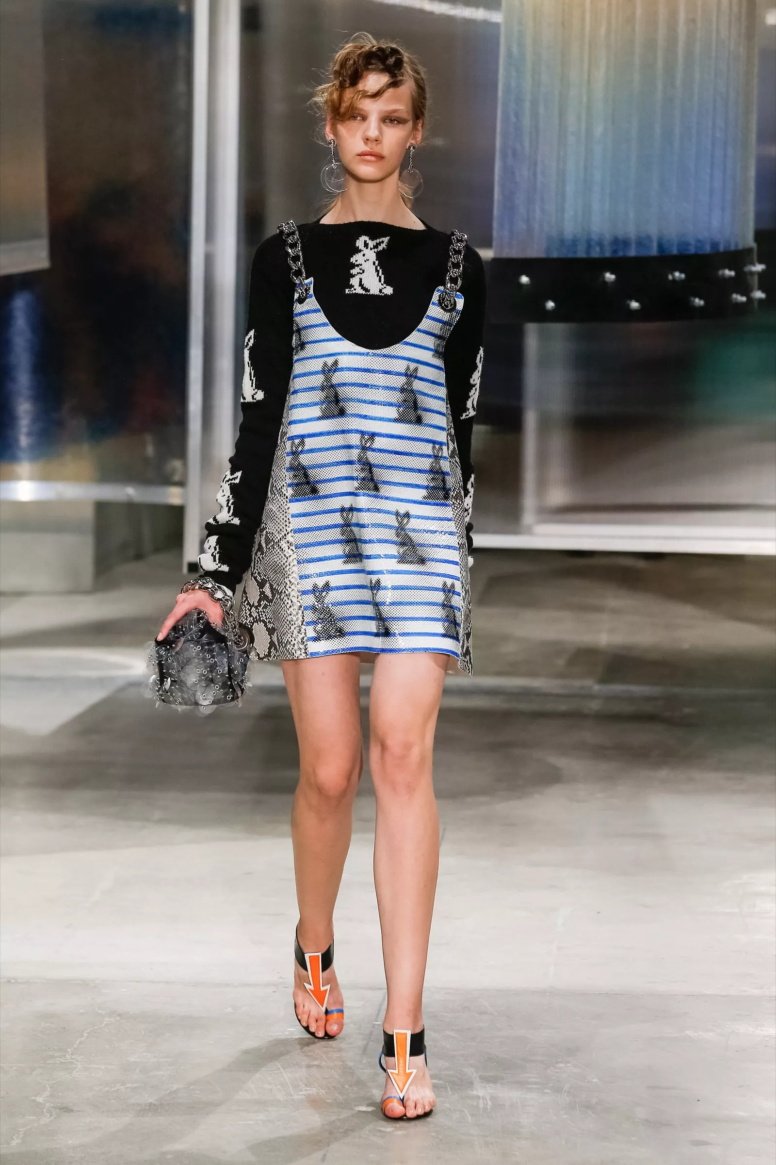 Orange arrow sandals Resort2016