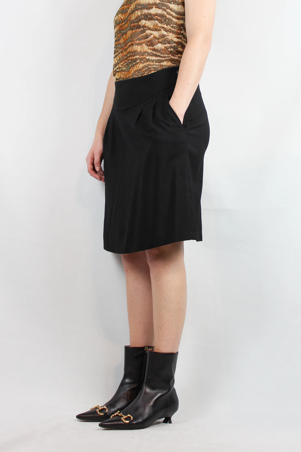 Black light wool knee-length skirt with ruching