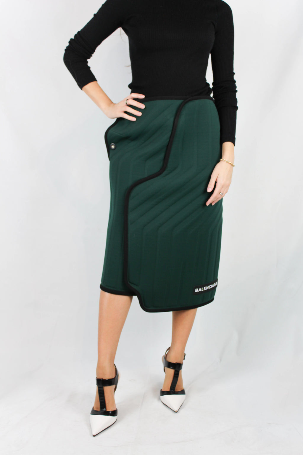Green neoprene asymmetric skirt FW2017