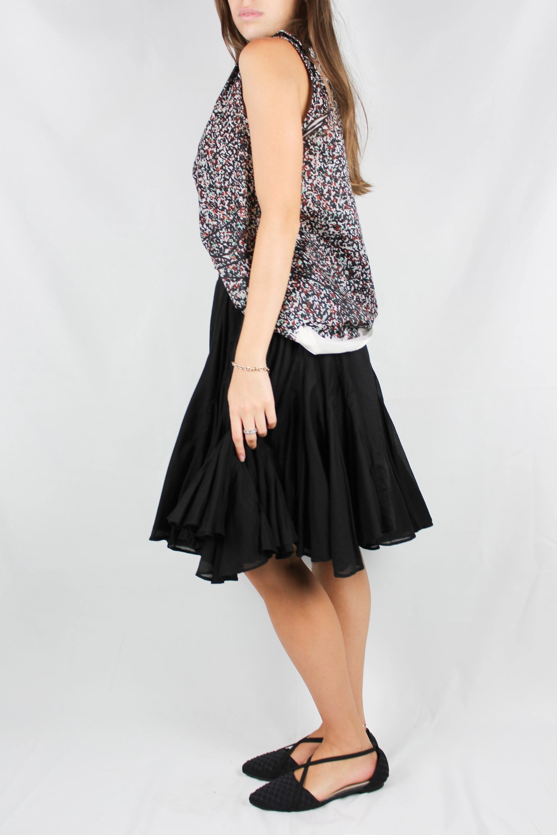 Patterned Sleeveless Top with Round Neck