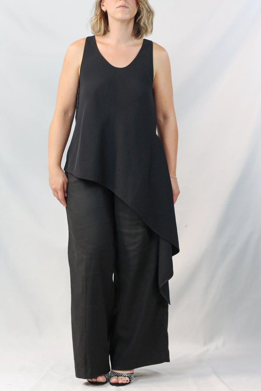 Top drappeggiato asimmetrico nero