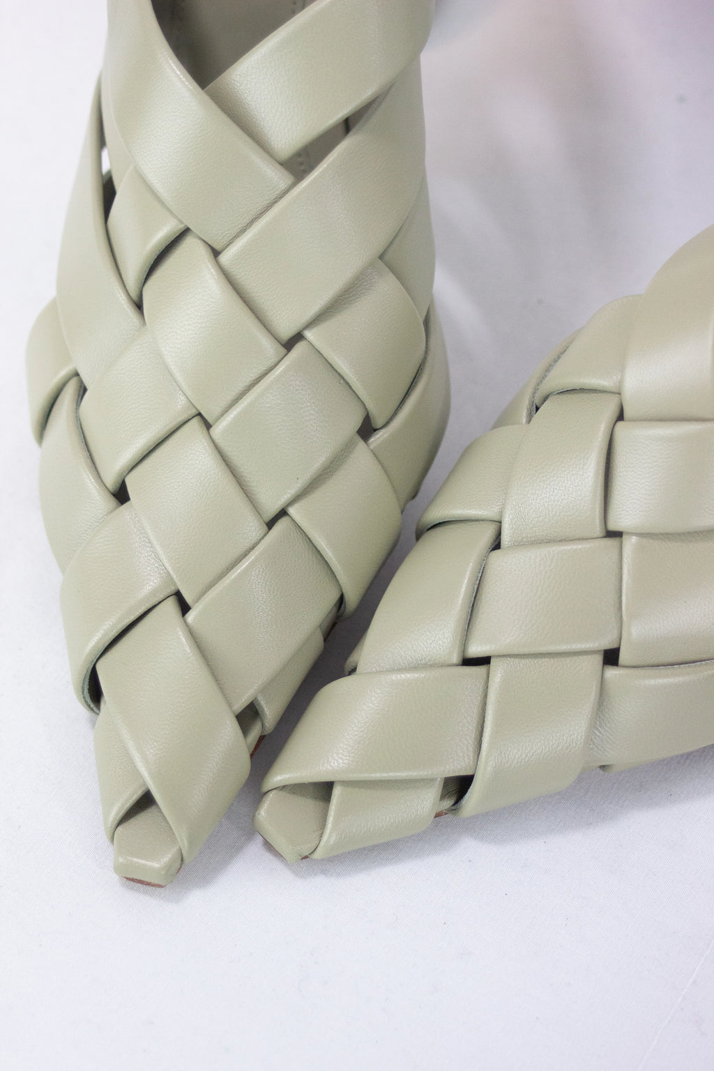 Intrecciato mules SS2023