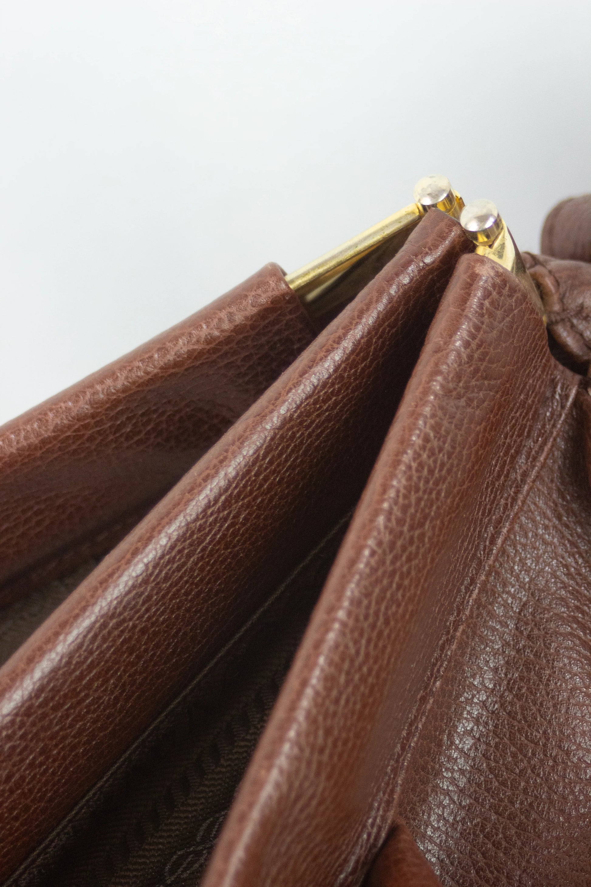 Vintage brown cross-body bags