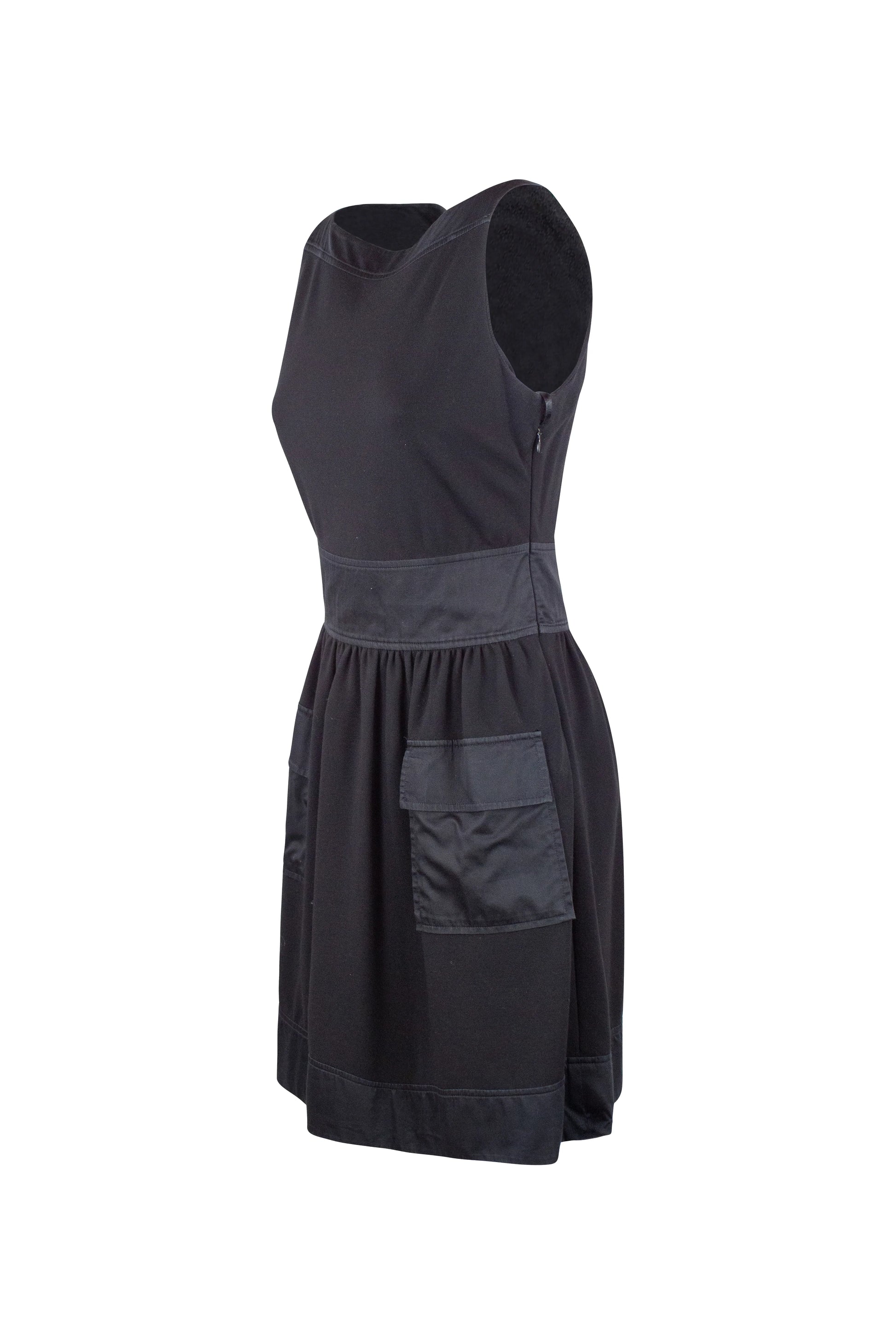 Black pockets minidress