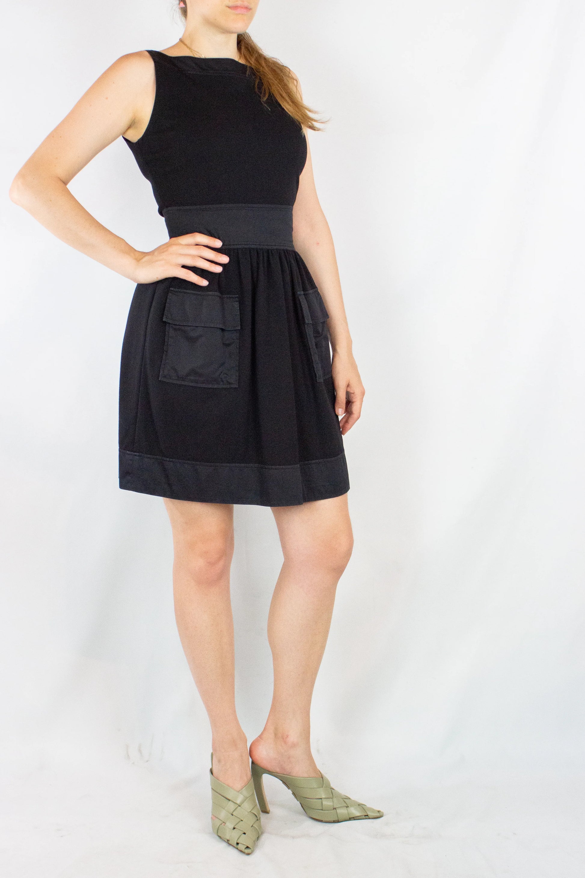 Black pockets minidress