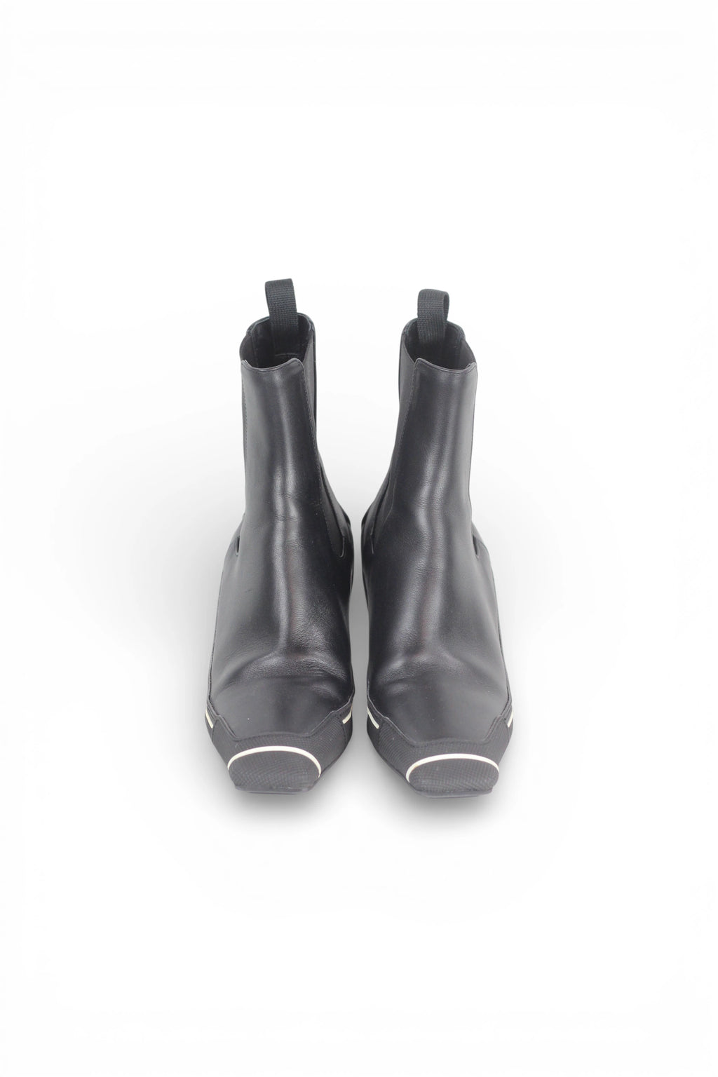 Black Leather Kitten Heel Chelsea Boots