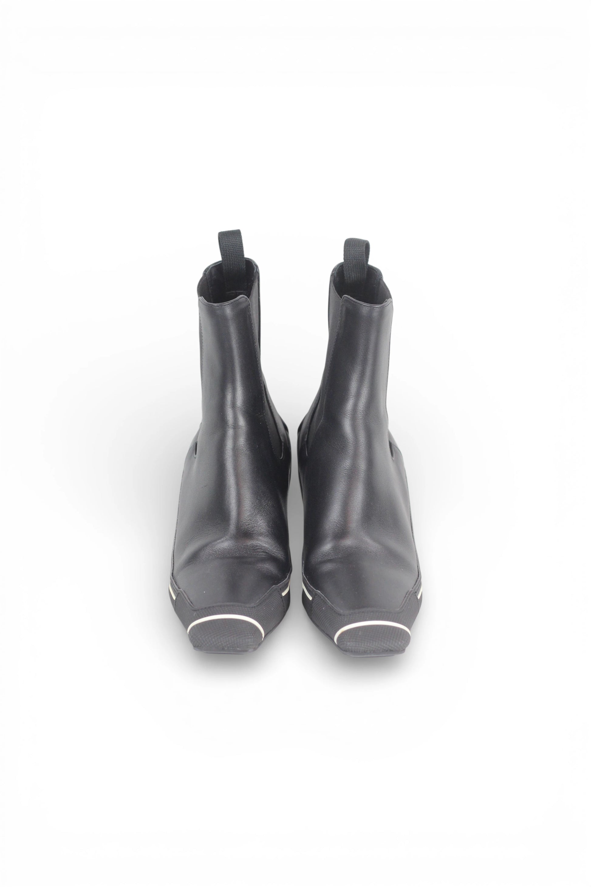 Black Leather Kitten Heel Chelsea Boots