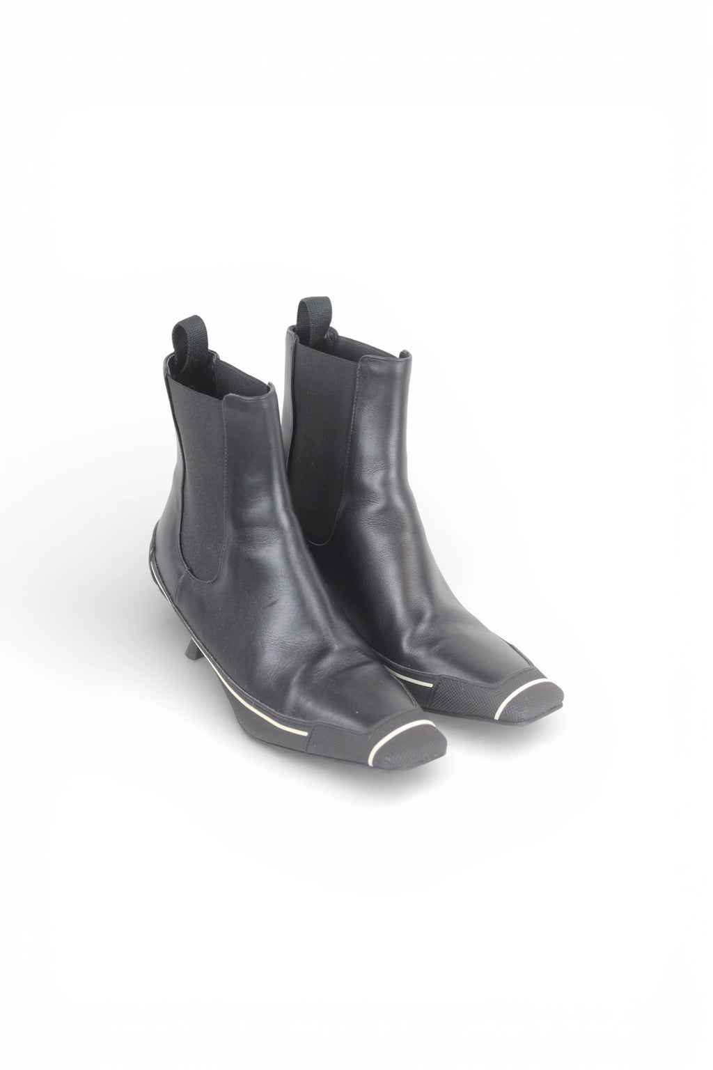 Black Leather Kitten Heel Chelsea Boots