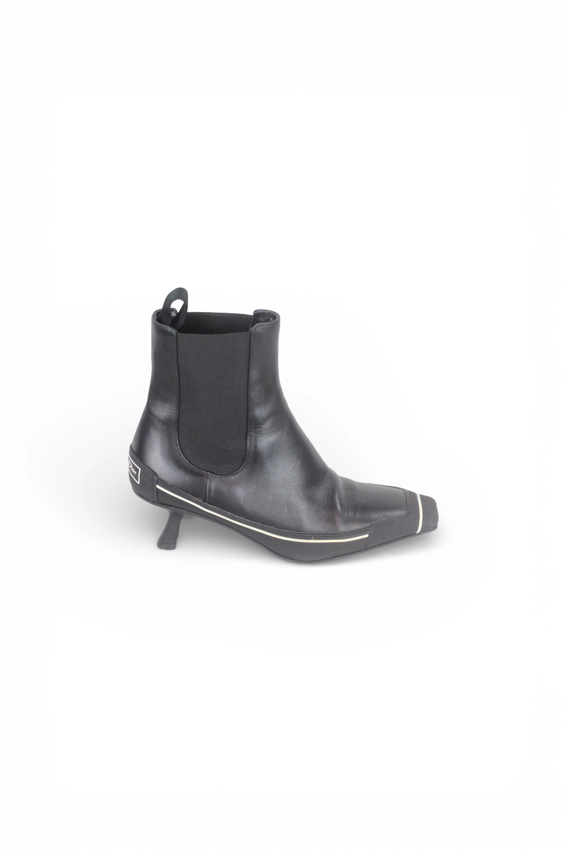 Black Leather Kitten Heel Chelsea Boots