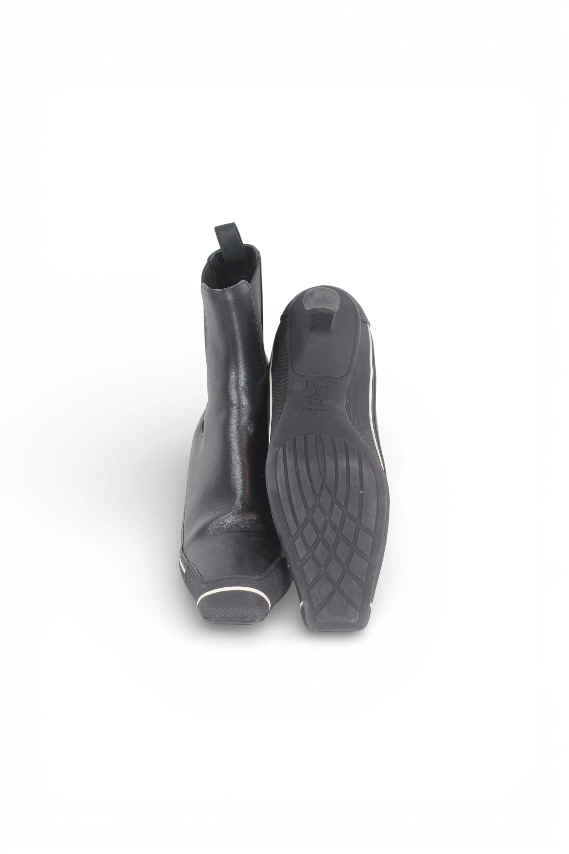 Black Leather Kitten Heel Chelsea Boots