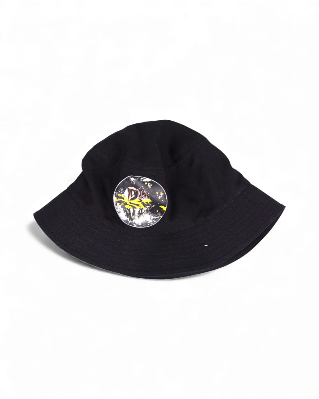 Black bucket hat with print