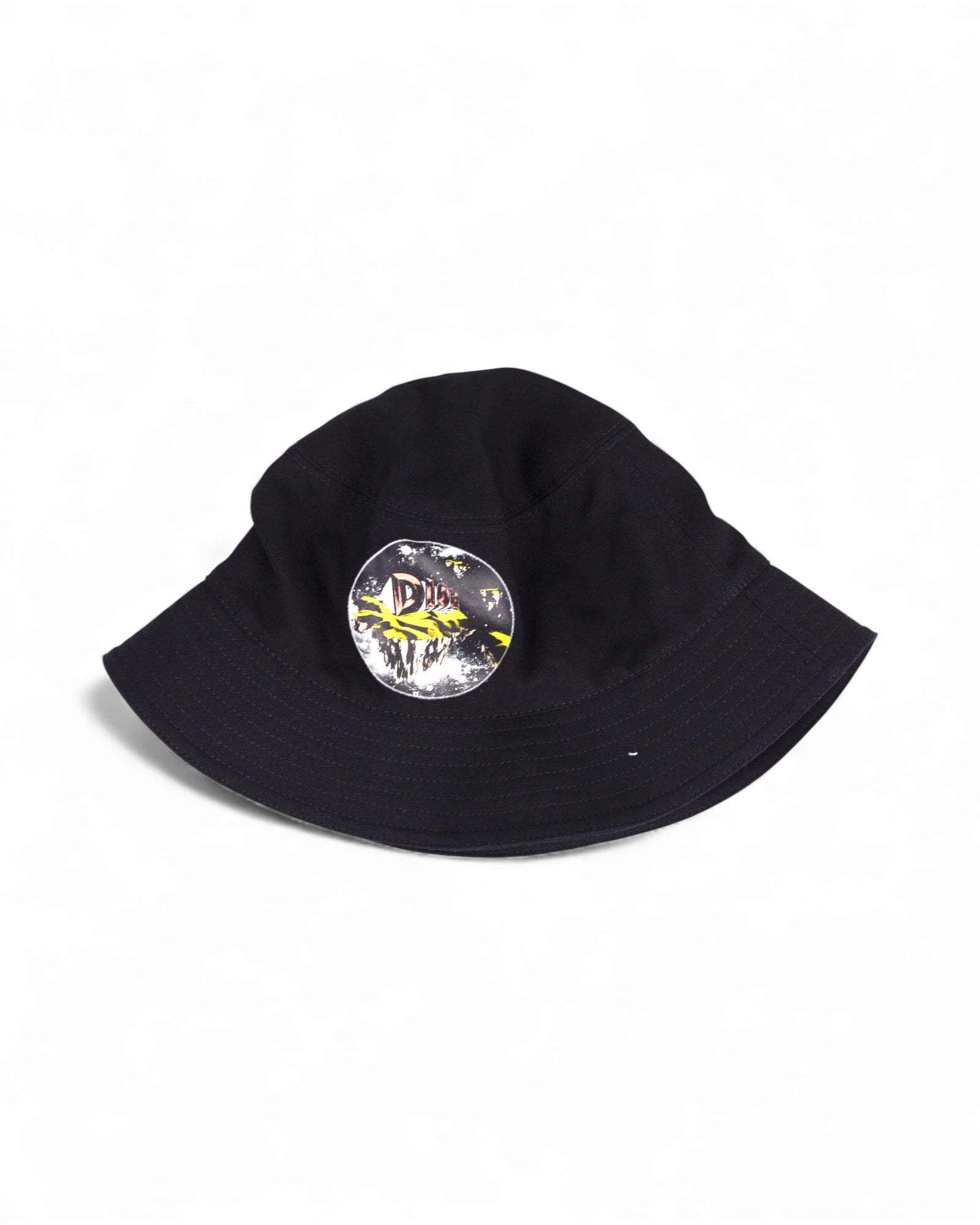 Black bucket hat with print
