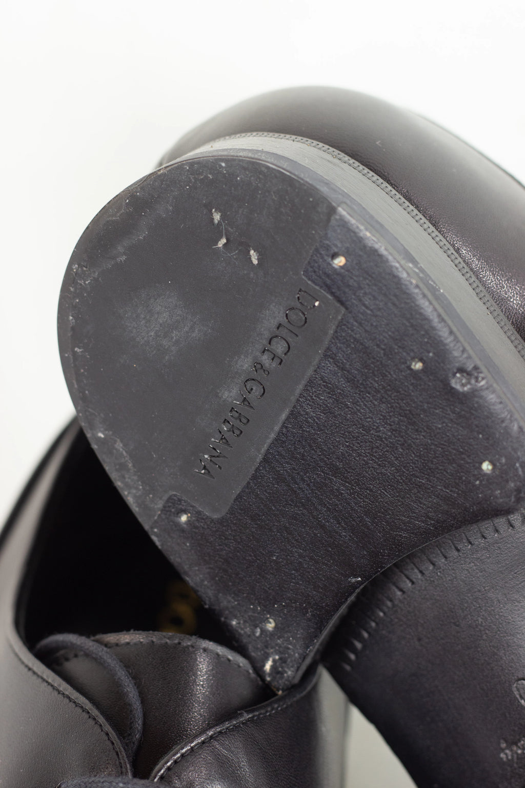 Black Leather Shoes with Extra-Long Pointed Toe