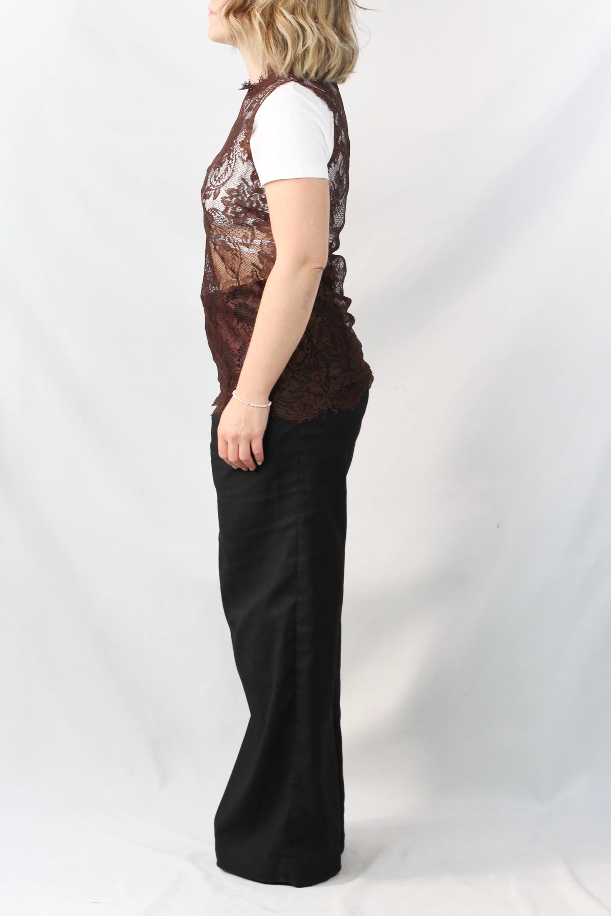Floral Lace Mock-Neck Sleeveless Top