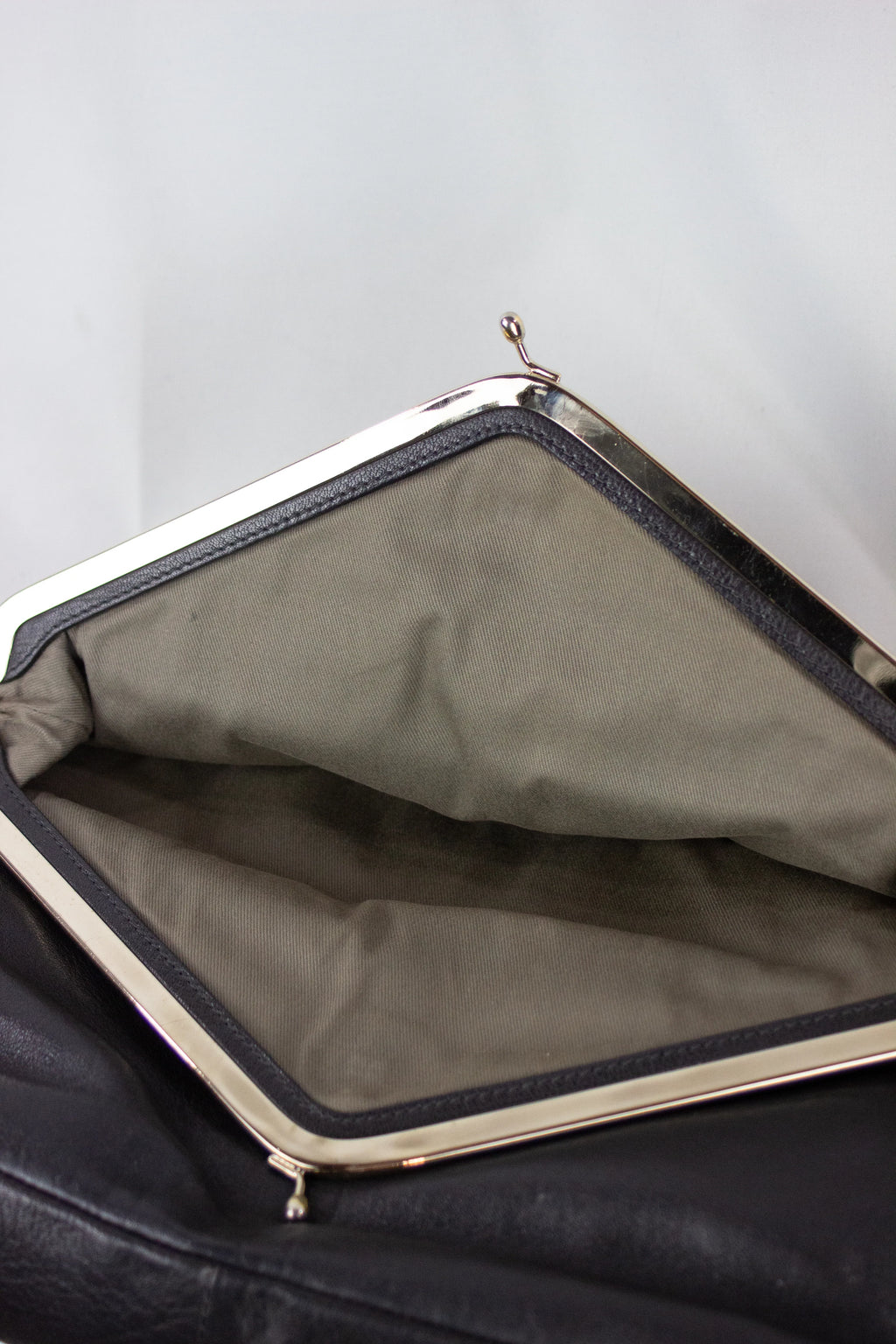 Envelope shoulder bag