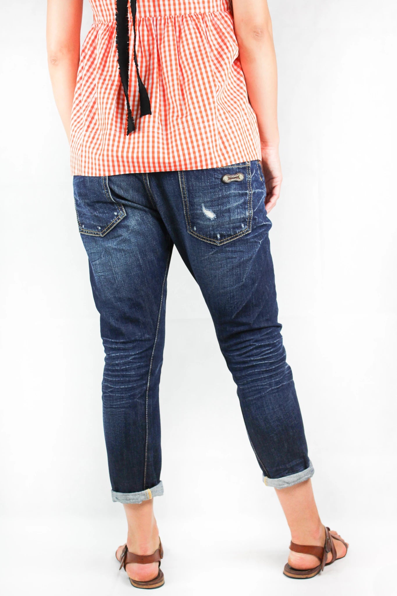Low-Rise Skinny Capri Jeans with Distressed Details