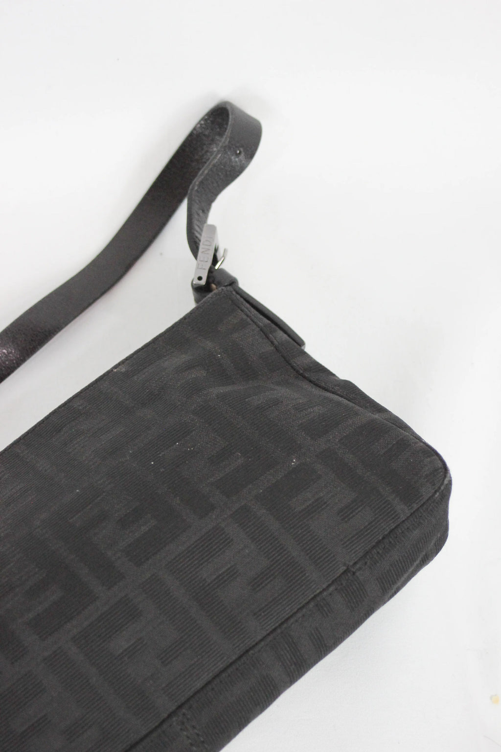 Zucca canvas zippered baguette