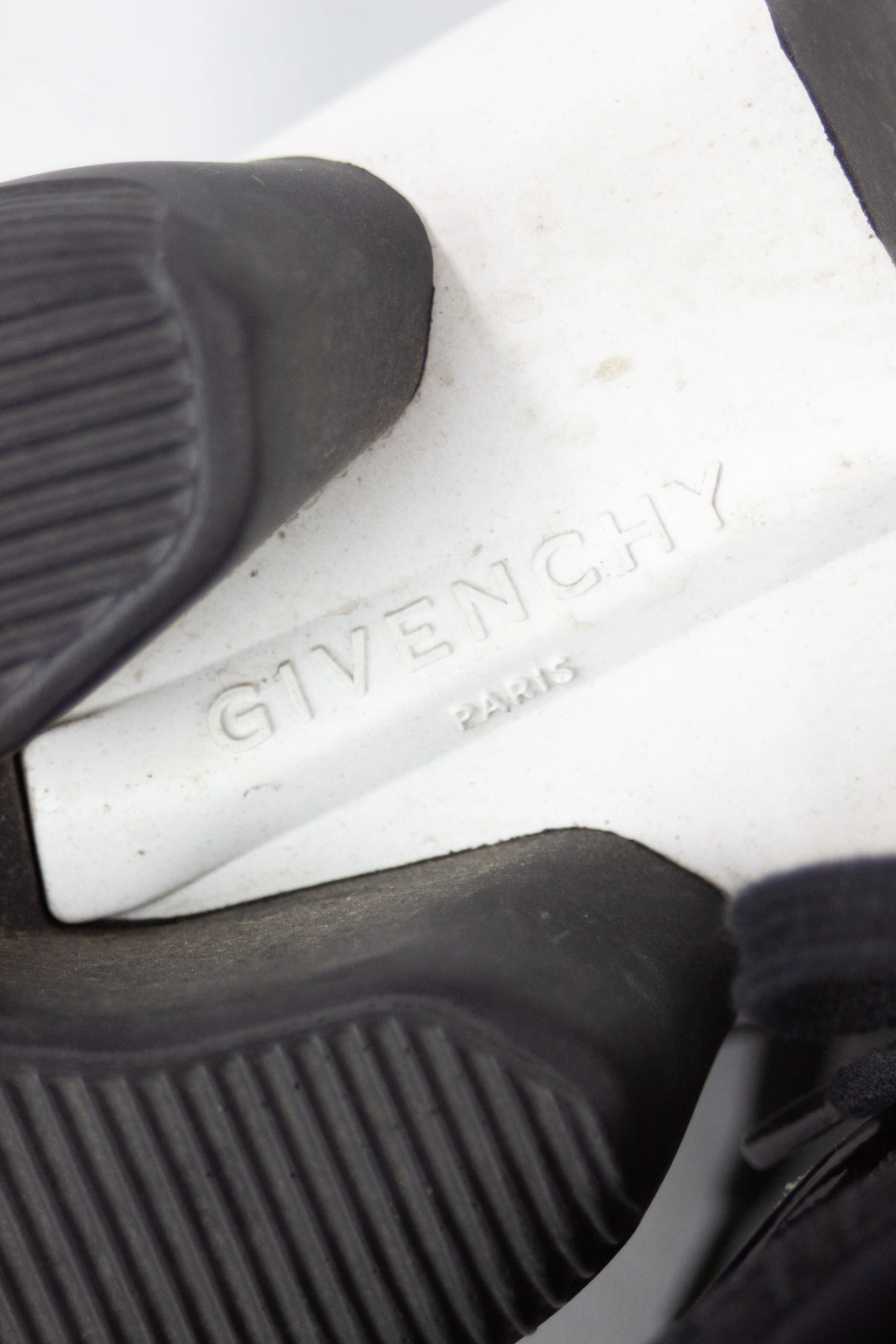Black chunky sneakers