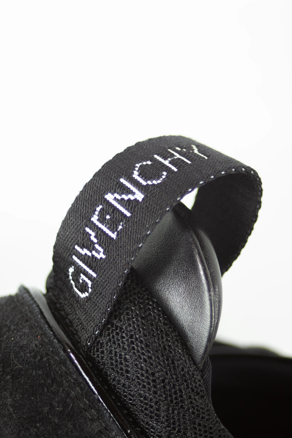 Black chunky sneakers