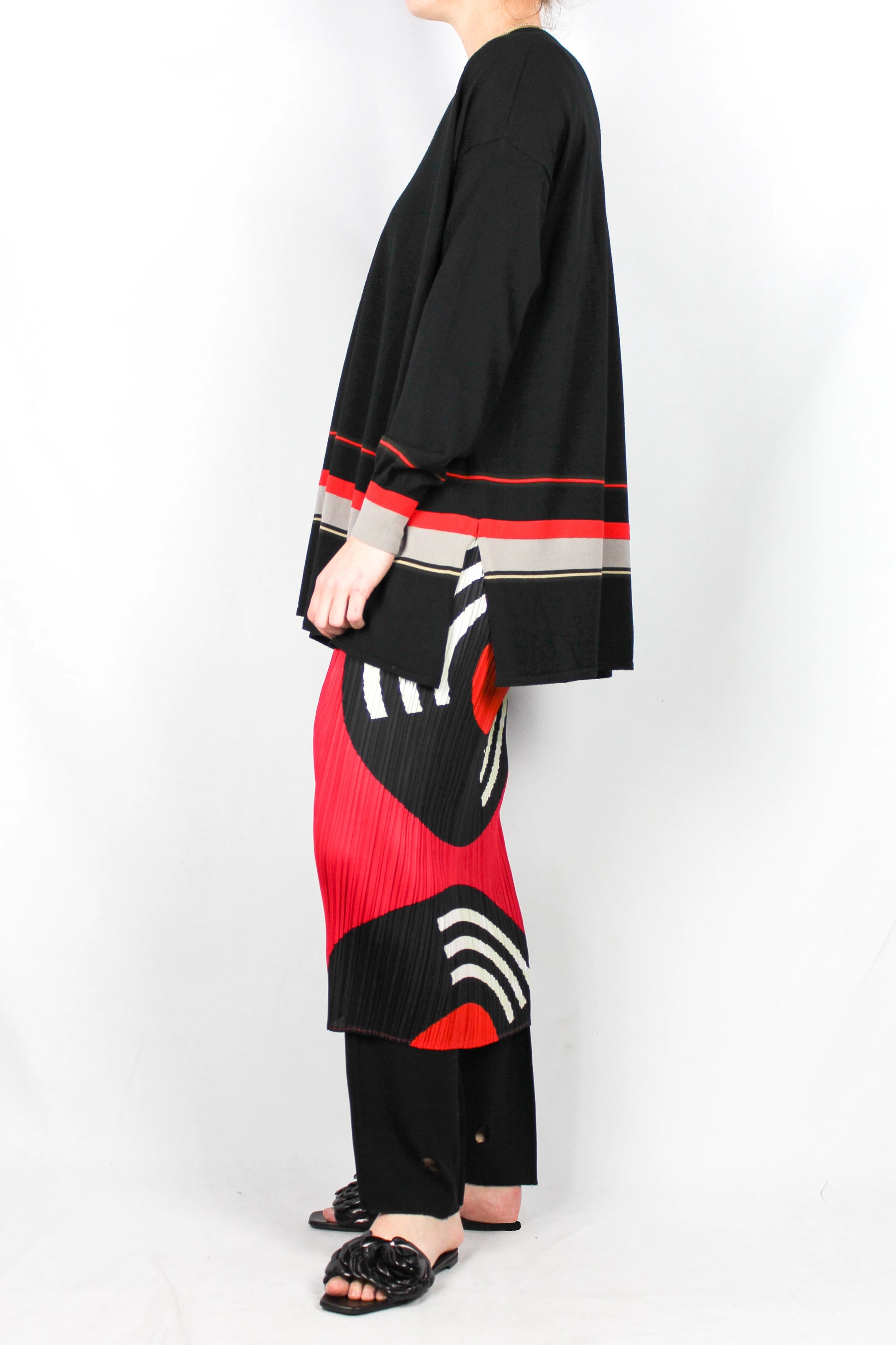 Striped v-neck jumper
