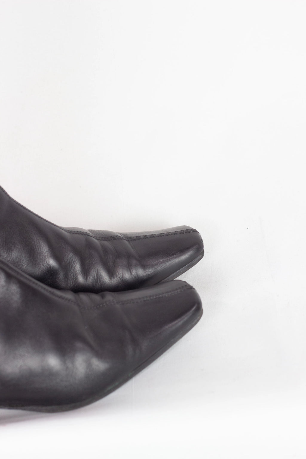 Black Leather Pointed Ankle Boots FW2001