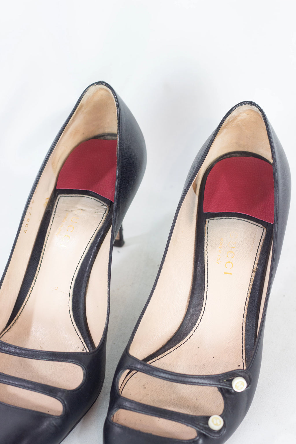 Black Pumps with decorative Buttons