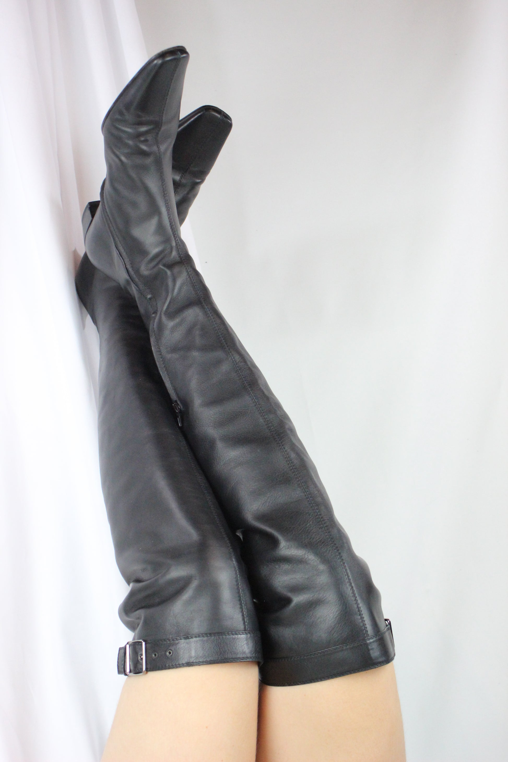 Black knee high pointed boots FW2001