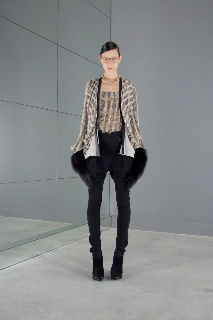 High-Waisted Black Trousers with Balloon Silhouette PreFall2009