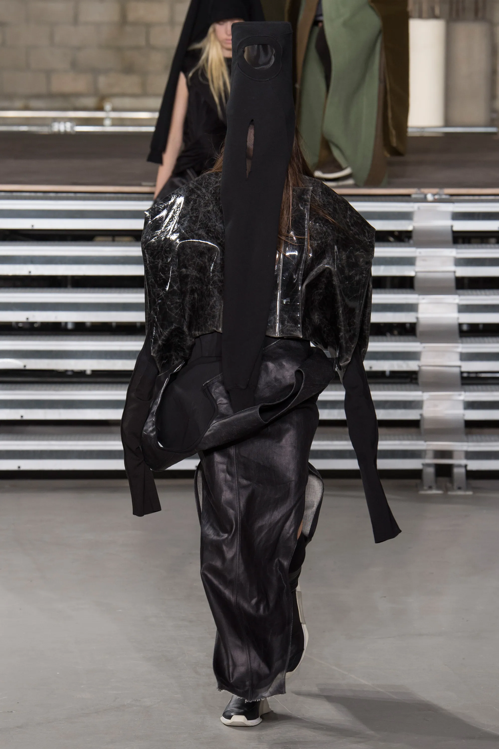 Cropped Asymmetric Jacket FW2017