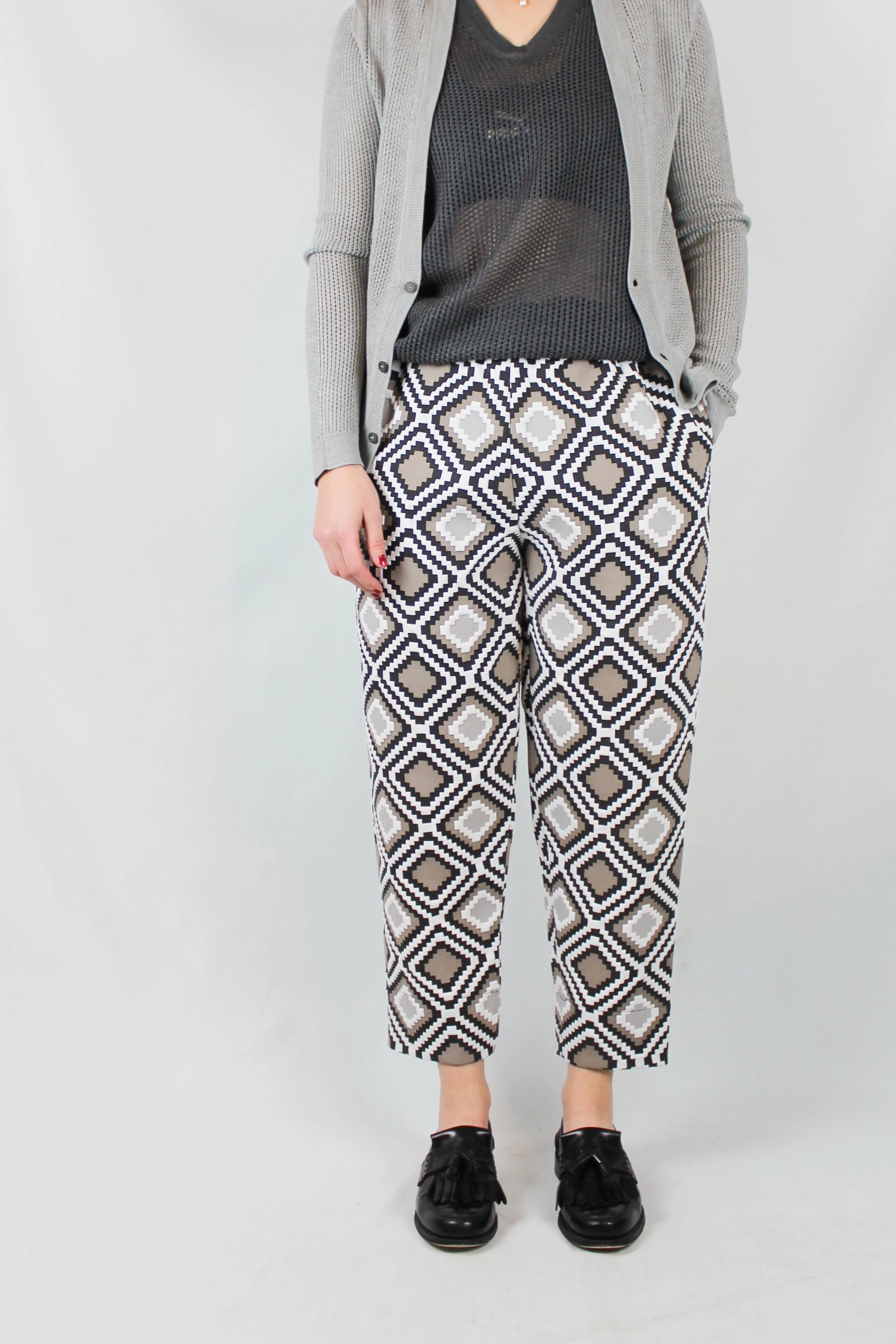 Patterned Carrot Trousers with Geometric Print