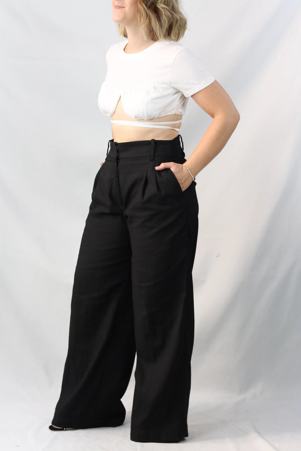 Le T-shirt Baci cropped top