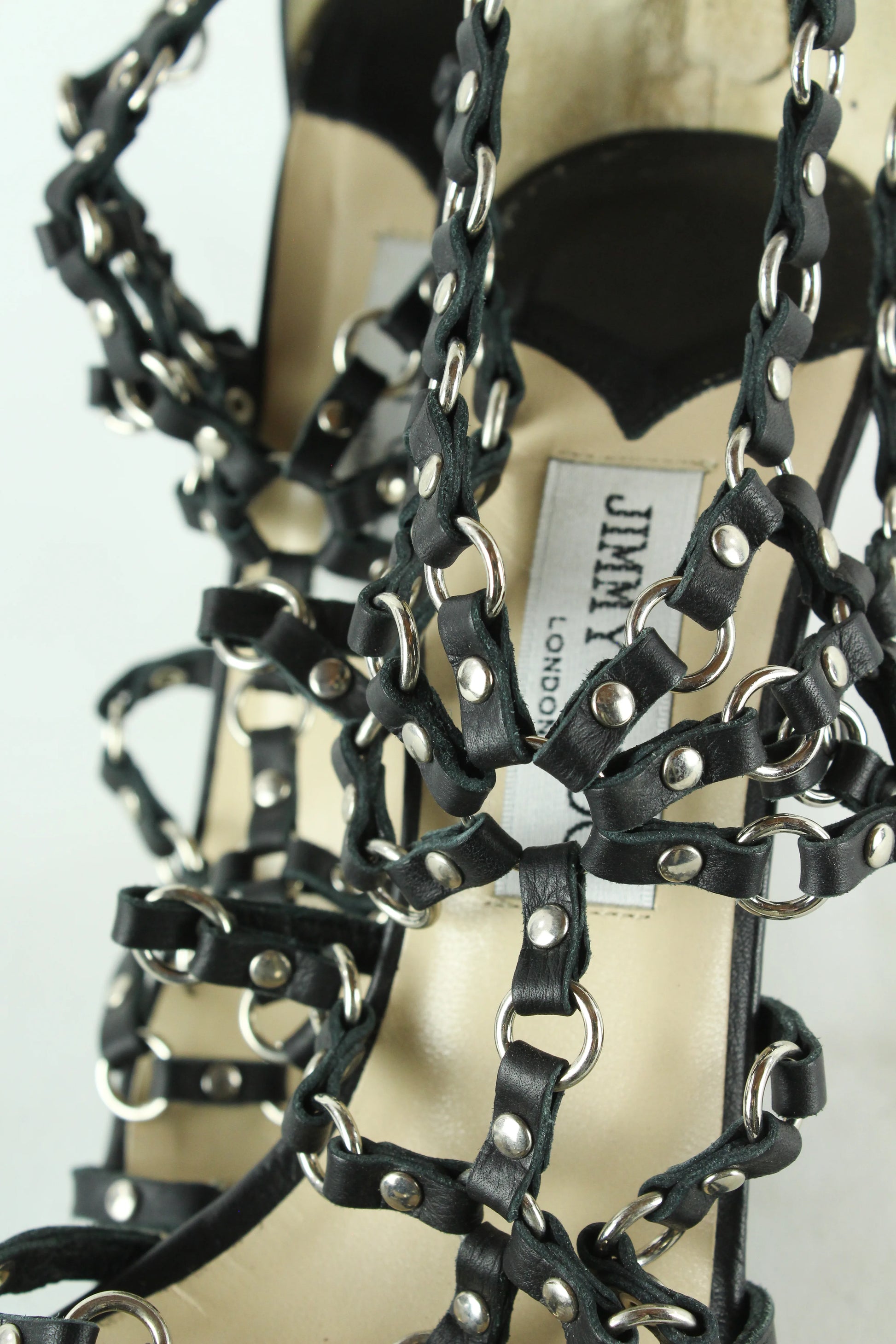 Chain details sandals