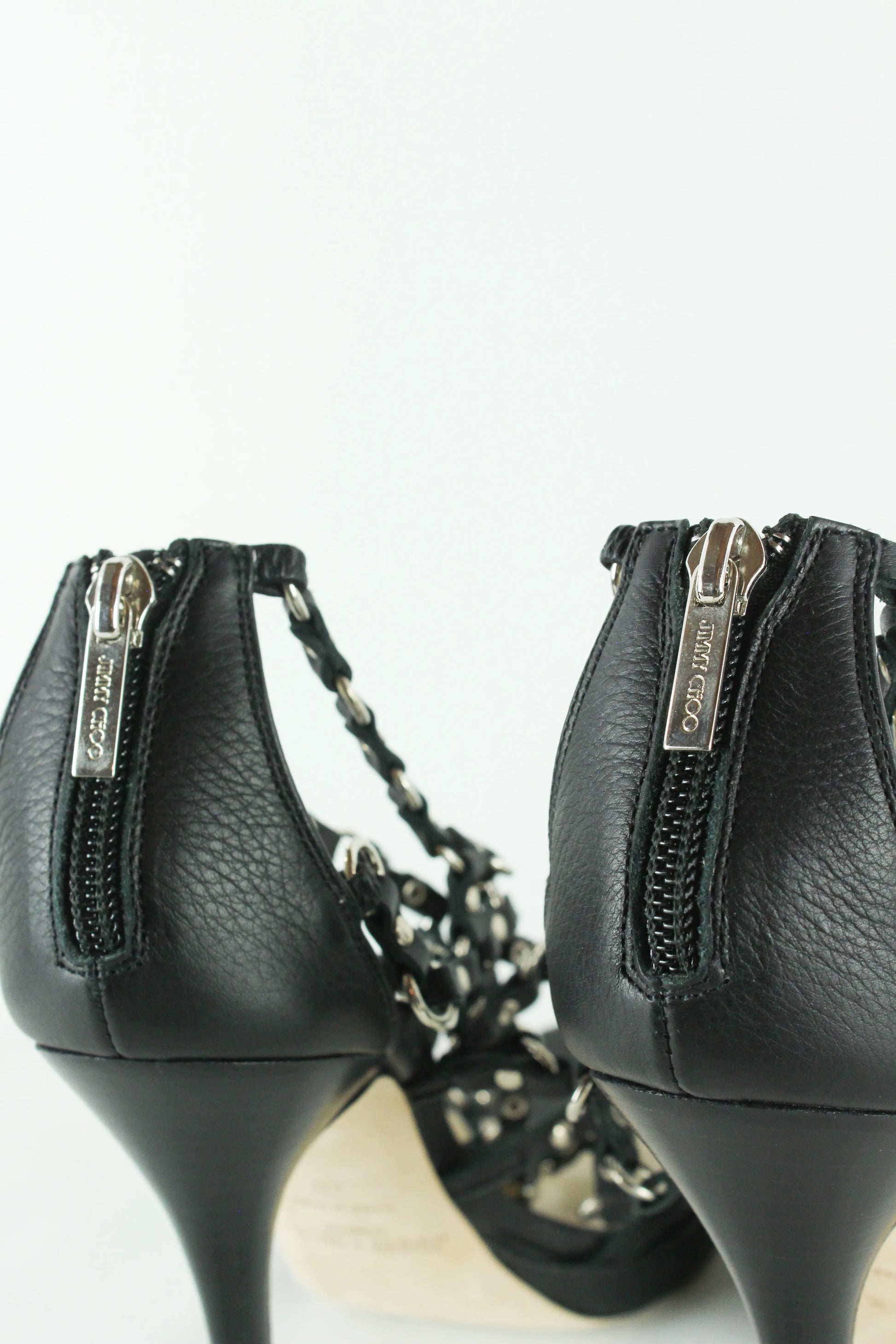 Chain details sandals
