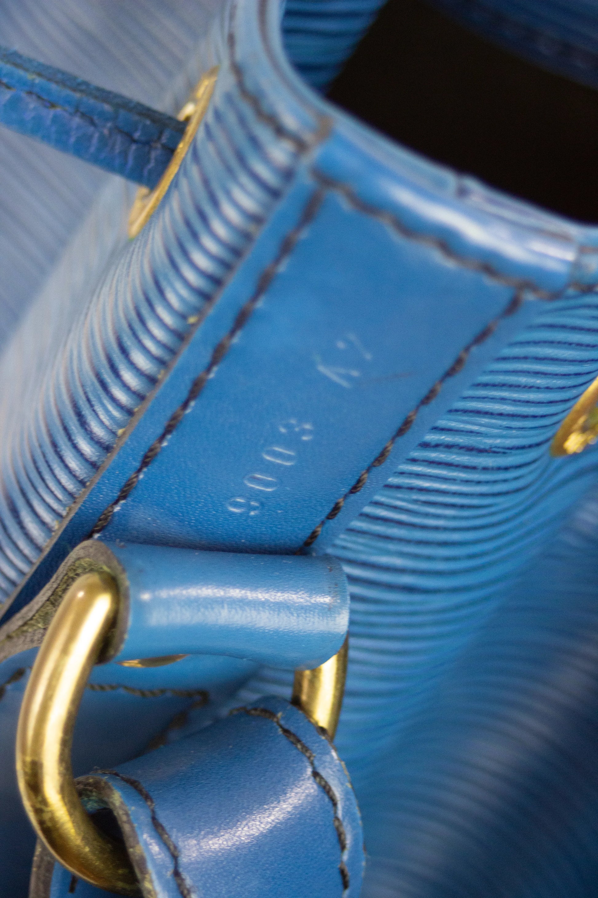 Noé in blue Epi leather