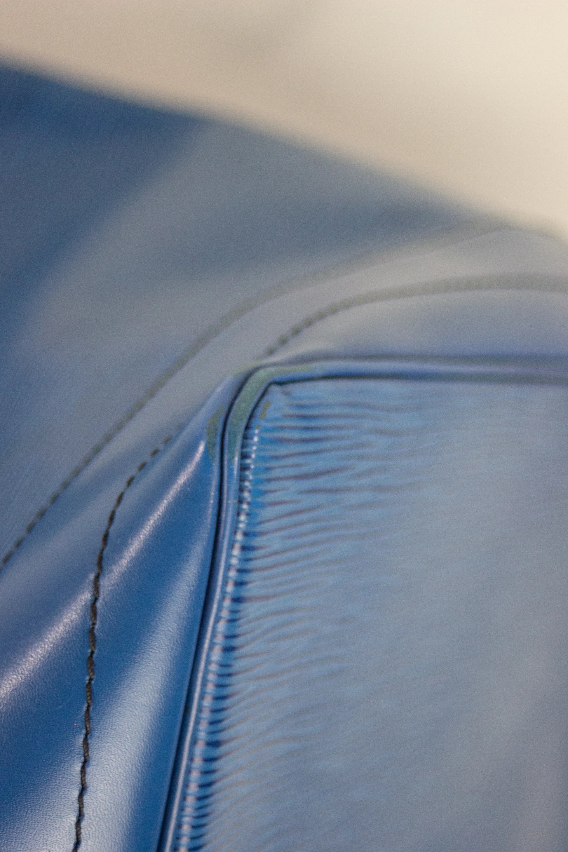 Noé in blue Epi leather