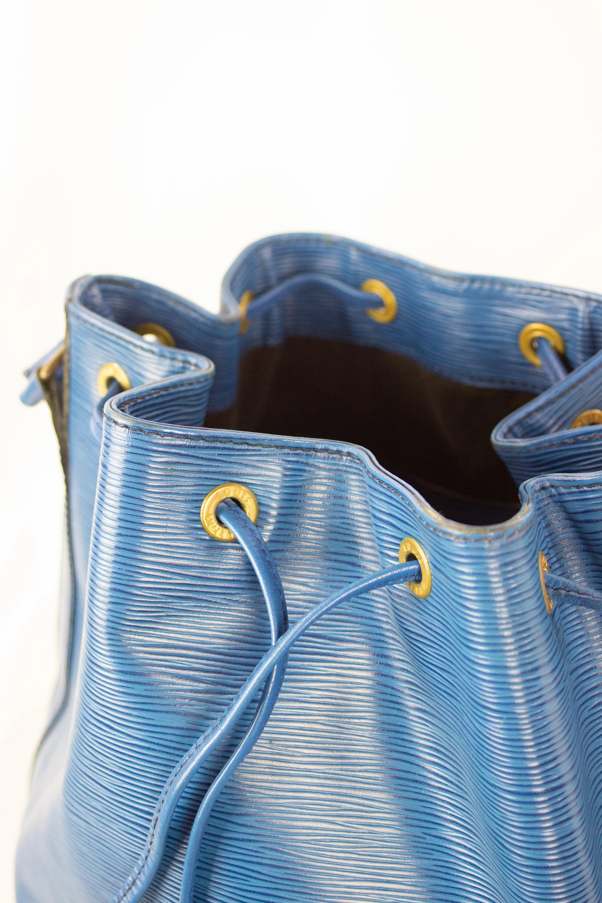 Noé in blue Epi leather