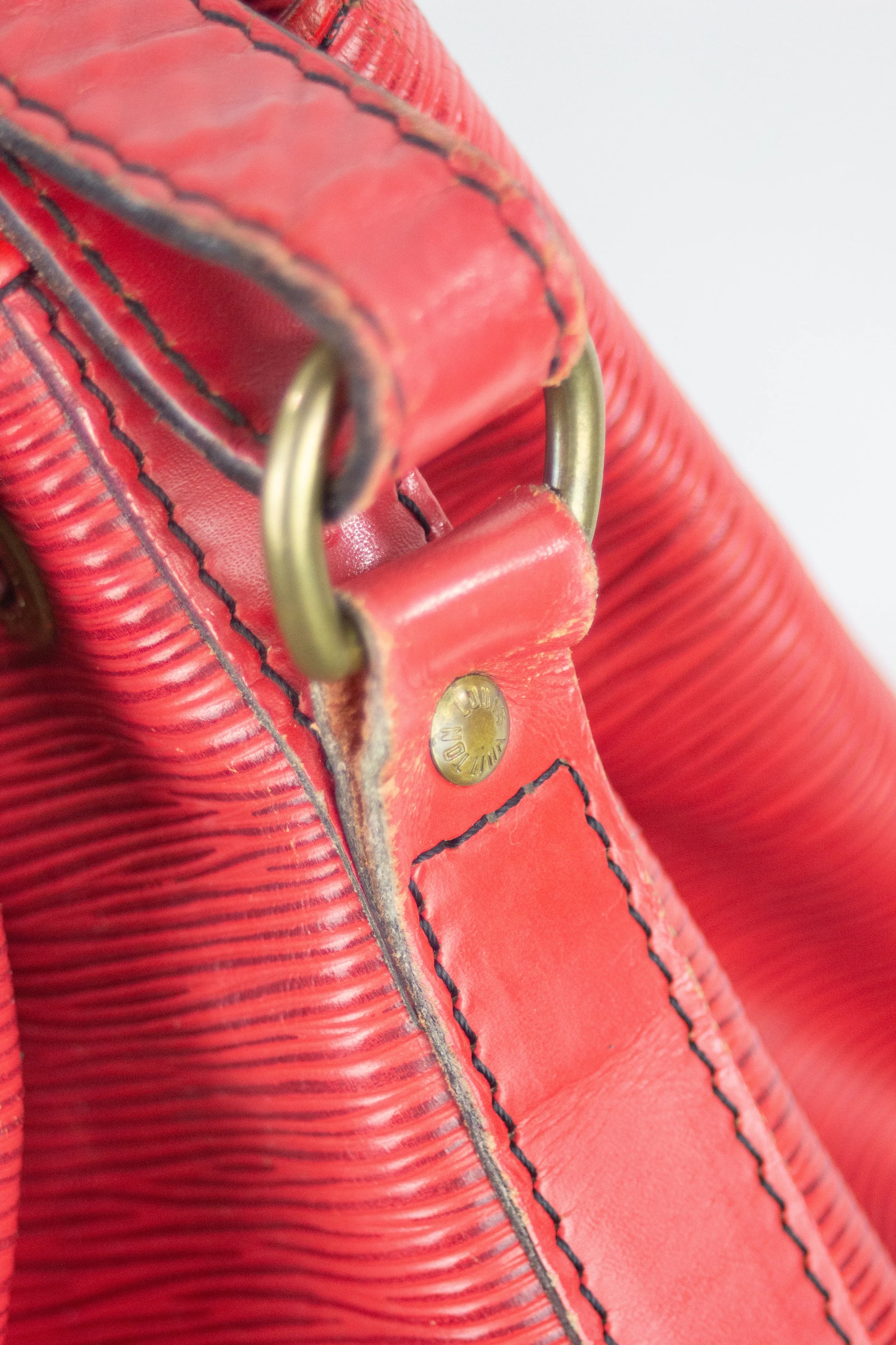 Noé in red Epi leather