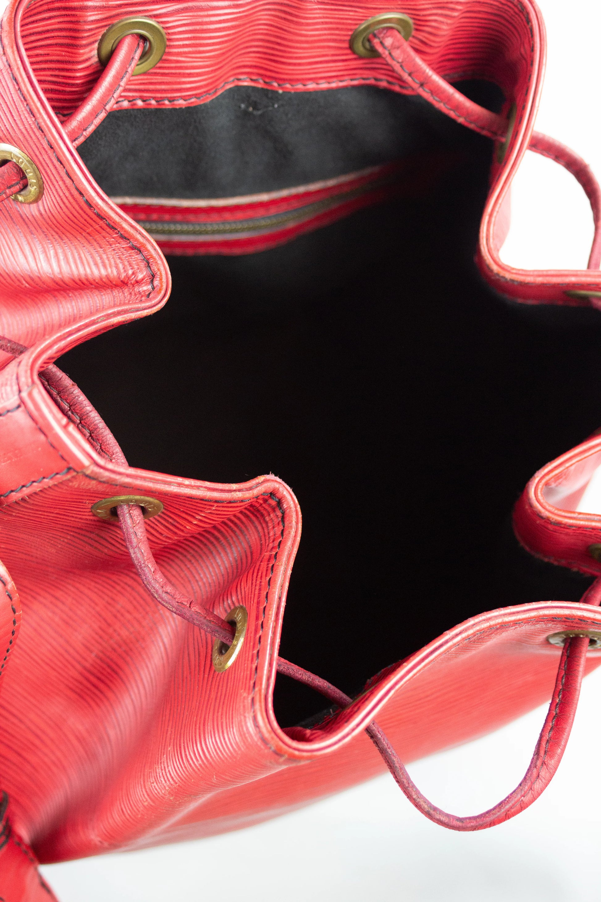 Noé in red Epi leather