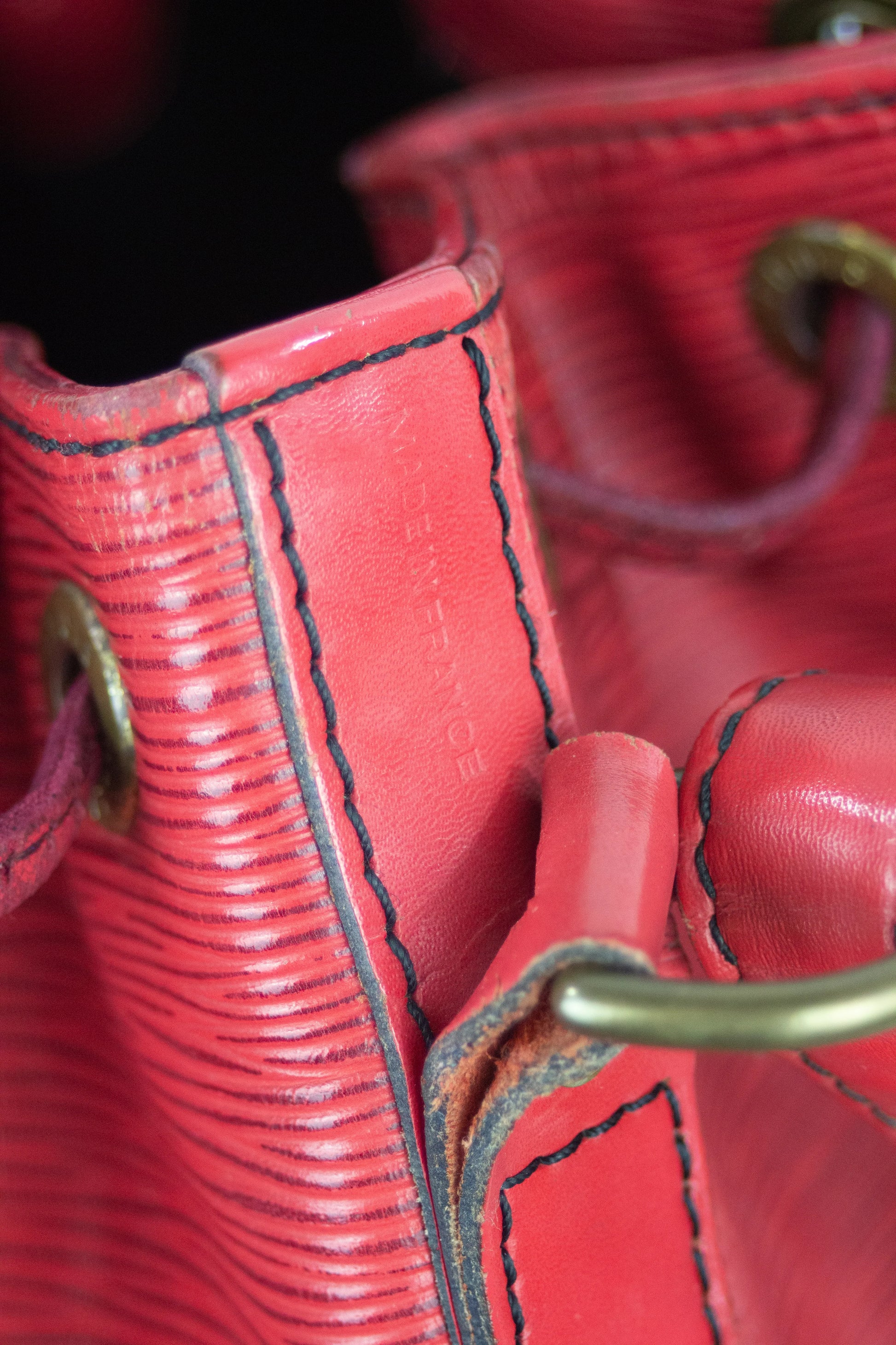 Noé in red Epi leather