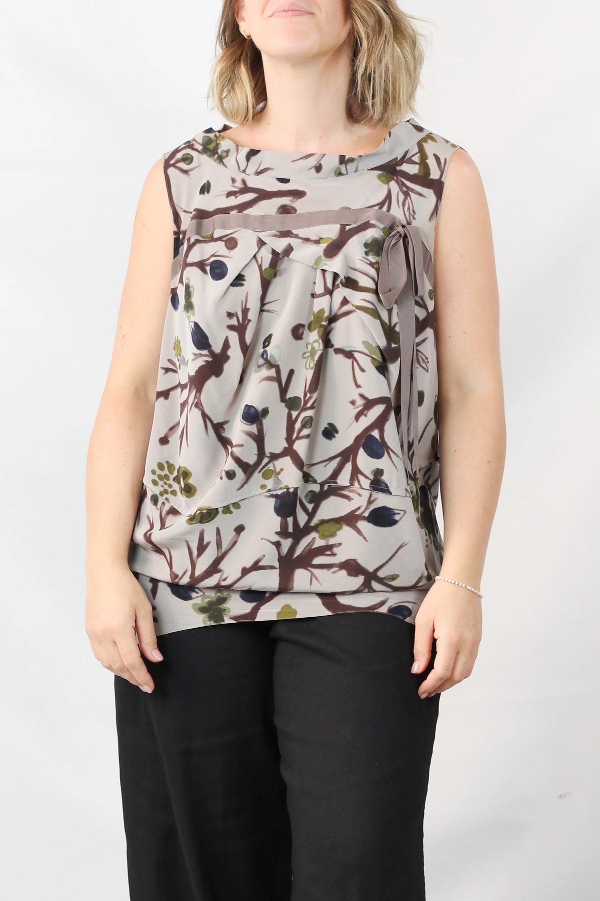 Botanical Print Sleeveless Blouse