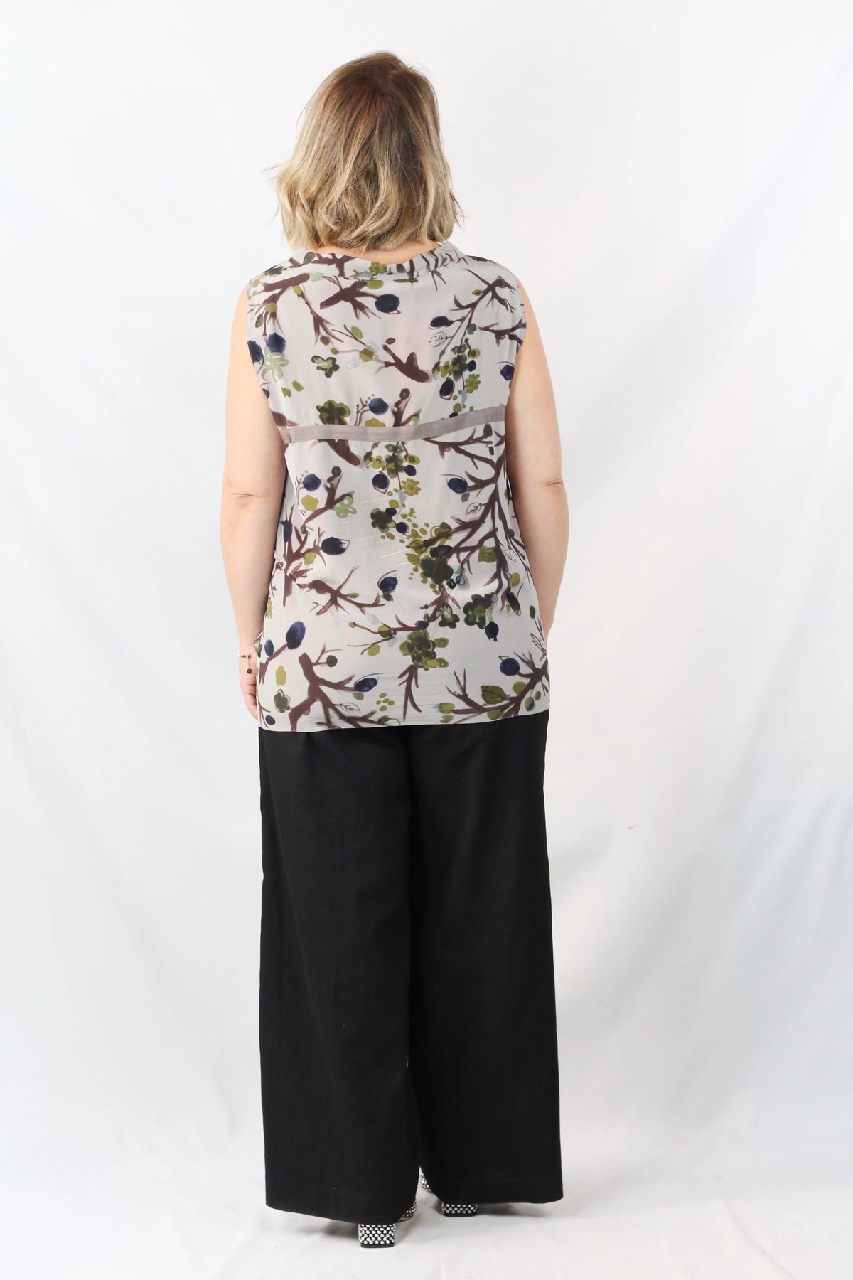 Botanical Print Sleeveless Blouse