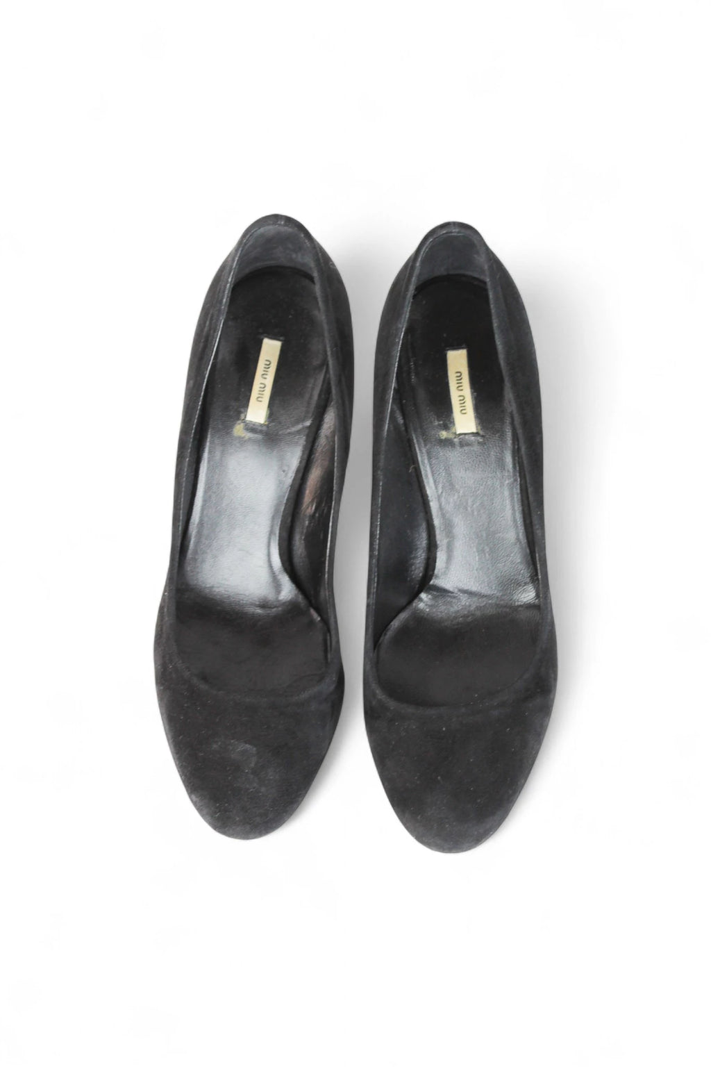 Black Suede Pumps with Glossy Heel